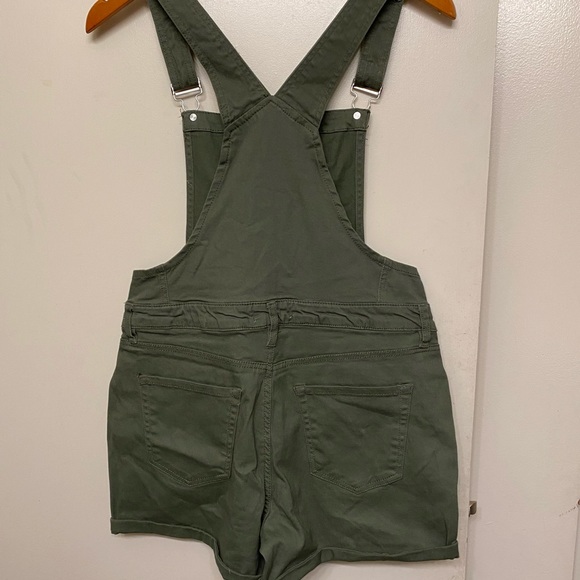 Girls Camo Denim Short tall overalls Large - Picture 2 of 6